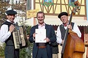 J. Kastenberger präsentiert mit "Le Village" das Original Französische Dorf" in der Kirchenstraße (Foto: Martin Schmitz)