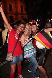 München feierte auf der Leopoldstraße den deutschen Einzug ins Finale der EM 2008 (Foto: MartiN Schmitz)