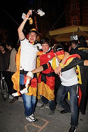 München feierte den Sieg der deutschen Mannschaft gegen Portugal am 09.06.2012 (©Foto: Martin Schmitz)