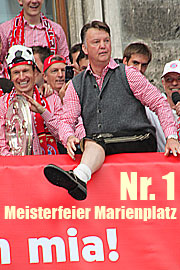FC Bayern München Meisterfeier auf dem Rathausbalkon Marienplatz am 09.05.2010 (Foto:MartiN Schmitz)