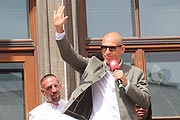 Arjen Robben bei der Meisterfeier 2019 auf dem Rathausbalkon (©Foto. Martin Schmitz)