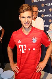 FC Bayern Torwart Manuel Neuner am Paulaner Bierbrunnenbeim FC Bayern München Lederhosenshooting 2019 am 01.09.2019 (©Foto: Martin Schmitz)
