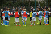 Coach Ricardo Moniz ließ das Team 90 Minuten zum Show-Training auflaufen und zeigte großen Ehrgeiz, die Mannschaft zum Schwitzen zu bringen (©Foto: Martin Schmitz)