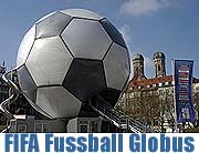 Fussball Globus FIFA WM 2006 kommt nach München- 14.03.-07.05.2006 im Marienhof (Foto: Martin Schmitz)