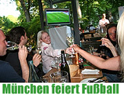 München feiert Fussball in seinen Lokalen - bei uns finden Sie Infos und Fotos vom 1. WM Abend (Foto: MartiN Schmitz)