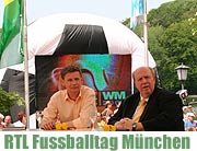 Günther Jauch und RTL-WM-Experte Reiner Calmund (Foto: Martin Schmitz)