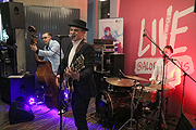 JukeBox Junx bei Live@Aloft und W XYZ Bar - Bubbles, Drinks & Rockabilly am 06.05.2016 (©Foto: Martin Schmitz)