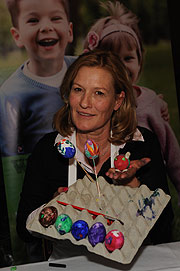 Auch Suzanne von Borsody bastelte die meisten Eier  Fotonachweis „Rocchi PR/SOS“