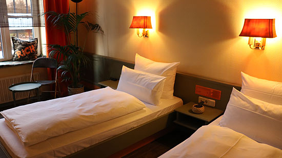 Zimmer im Hotel Krone an der Theresienwiese (©Foto: Martin Schmitz)