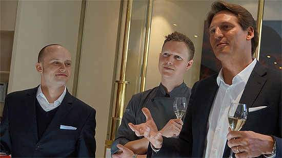 Restaurantleiter Andrej Grunert, K&uuml;chenchef Christian Michel, Hoteldirekto Axel Ludwig (&copy;Foto: Martin Schmitz)