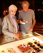 präsentiert wird alles in einem neuen Vitrinensystem (©Foto. Martin Schmitz)