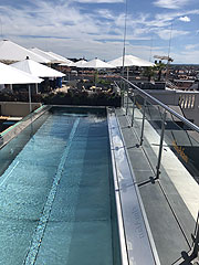  neuer Pool mit Aussicht  auf dem Dach des Mandarin Oriental, Munich (©Foto. Martin Schmitz)