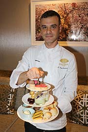 Küchenchef Vasilis Papatheodorou: Pomellato Afternoon Tea im Mandarin Oriental, Munich seit 19.07.2018 (©Foto: Martin Schmitz)