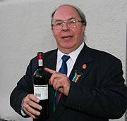 Cape Wine Master Peter Gebler stellte die korrespondierenden Weine vor (Foto: Martin Schmitz)