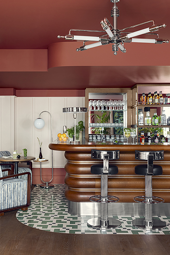 in der BAMBULE! Bar by mural  des "Schwan-Locke" Hotel (©Foto:Schwan Locke)