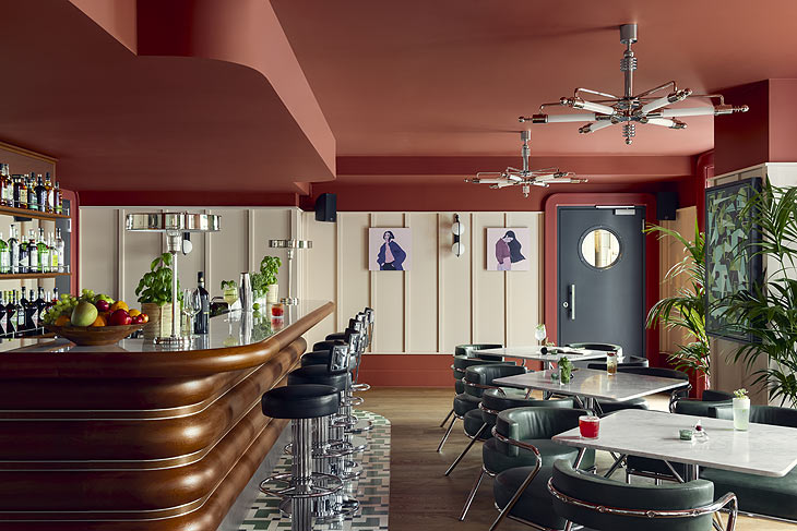 BAMBULE! Bar by mural des "Schwan-Locke" Hotel (©Foto:Schwan Locke)