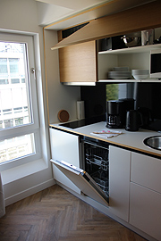 gut ausgestattet: die eigene Kitchenette/Pantry (©Foto: Martin Schmitz)