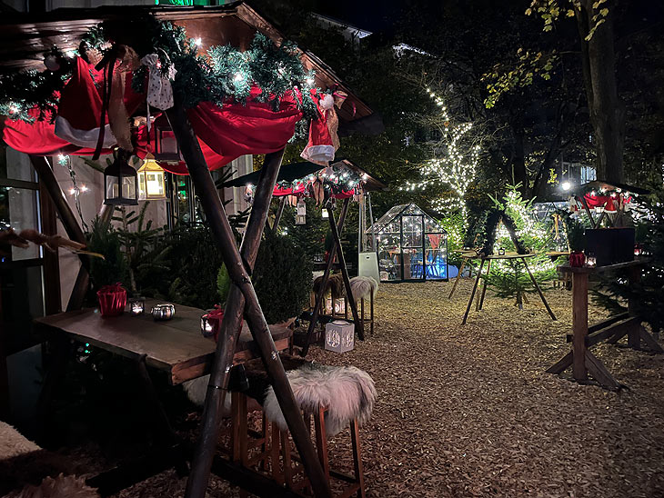 "Cosy Winter Village" auf der Terrasse des The Charles Hotels in München (©Foto:Martin Schmitz)