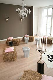 Muster-Wohnungstypen im Baukastensystem: „Nature“ mit warmen, luftigen Naturmaterialien (Foto: Martin Schmitz)