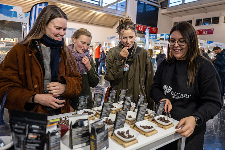 Paccari Chocolate - Premium organic Chocolate, eines der vielen neuen Start-ups auf der FOOD & LIFE (©Foto: Thomas Plettenberg, GHM)