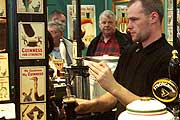 Guinness Ausschank beim Irland Stand