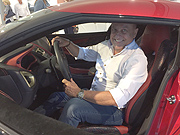 auch Trachten Angermaier Chef Dr. Axel Munz hat schon mal probehalber Platz genommen im Aston Martin Vanquish Zagato (Foto: Martin Schmitz)