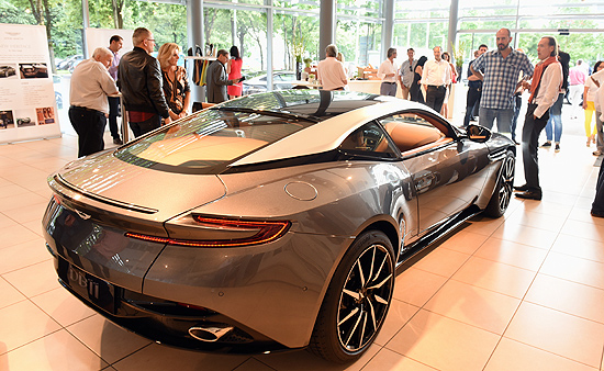 Auch von hinten schön: Der neue Aston Martin DB11 (©Foto: Günther Reisp/munichpress)