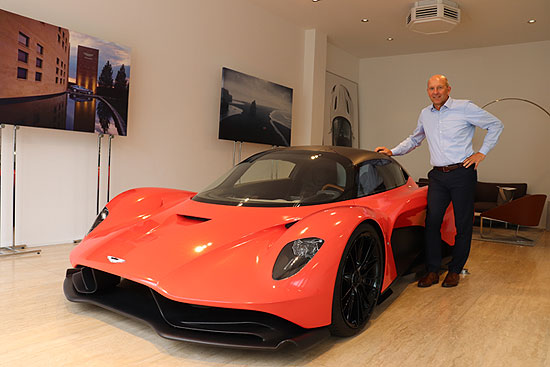 Wolfgang Oswald (Aston Martin München) kann bis zum 17.072020 den ASTON MARTIN VALLHALLA erstmalig in München präsentieren(©Foto: Martin Schmitz)