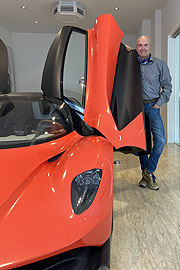 Die Türen öffnen sich nach vorne und nach oben (©Foto. Martin Schmitz)