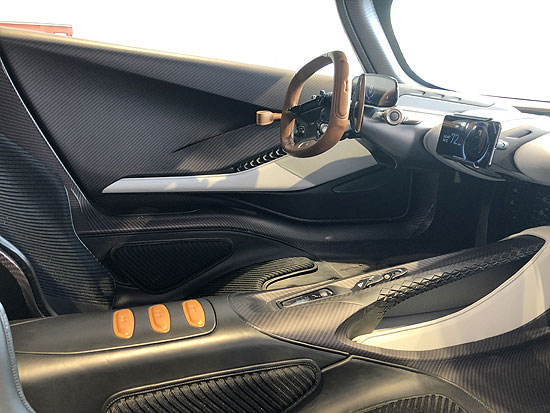 Der ASTON MARTIN VALLHALLA von innen (©Foto: Martin Schmitz)