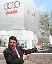 Christoph Siedehans ist der neue Geschäftsführer des MAHAG Audi Zentrums Albrechtstr., für das nun das "Audi terminal" gebaut wird (Foto: Martin Schmitz)