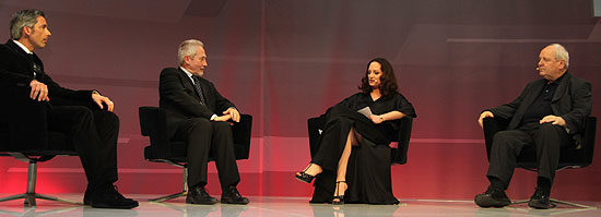 Christian Labonte, Audi Design Stratege, Prof. Dr. Klaus Schrenk (Generaldirektor der bayerischen Gemäldesammlungen), Moderatorin Natalia Wörner und der bekannte Kunstsammler Harald Falkenberg diskutierten über Kunst und Design (Foto MartiN Schmitz)