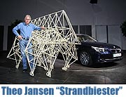 Effizienz zwischen Technik und Kunst: Theo Jansen und seine kinetischen "Strandbiester" stehen im Mittelpunkt des Werbespots für den neuen BMW 5er  (Foto: MartiN Schmitz)