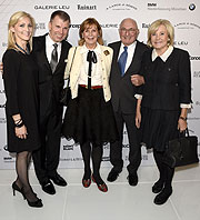 Peter Mey (Gastgeber und Leiter BMW Niederlassung München) und Candy Pomp, Ursula Prinzessin von Bayern, Peter Lanz mit Inge Fürstin von Wrede-Lanz (©Foto: "API (c.)  Michael Tinnefeld" für BMW)