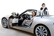 Juliane Blasi und Nadya Arnaout haben den neuen BMW Z4 Roadster designt (Foto: BMW)