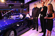 Der Z4 wurde vorgestellt von BMW Chef-Designer Adrian von Hooydonk (mi..), hier im Gespräch mit Moderatorin Annemarie Warnkross und Designer Miachael Michalsky (Foto. MartiN Schmitz)