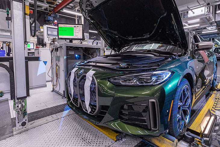 BMW Group Werk München wird vollelektrisch - Bereits 2023 mindestens die Hälfte aller Fahrzeuge aus München mit elektrifiziertem Antrieb (©Foto: BMW AG)