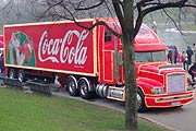 Coca Cola Truck vor dem Olympiaturm (Foto: Martin Schmitz9