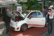 Zu sehen war er vor dem Lutter & Wegner am Randes des Altstadtringsfestes: der neuen 500 Abarth (Foto: MartiN Schmitz)