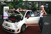 Zu sehen war er vor dem Lutter & Wegner am Randes des Altstadtringsfestes: der neuen 500 Abarth (Foto: MartiN Schmitz)