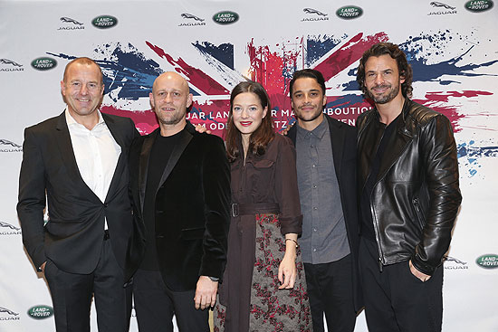 Heino Ferch, Juergen Vogel, Hannah Herzsprung Kostja Ullmann und Stephan Luca beim Opening der Jaguar Land Rover Markenboutique am 18.12.2015 in München (©Foto: Gisela Schober/Getty Images für Jaguar Land Rover)