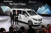 Weltpremiere der neuen Mercedes-Benz V-Klasse in München: Volker Mornhinweg, Leiter Mercedes-Benz Vans und Dr. Dieter Zetsche, Vorsitzender des Vorstandes der Daimler AG und Leiter des Geschäftsfeldes Mercedes-Benz Cars (©Foto: Daimler)