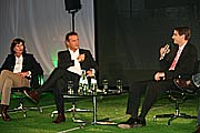 Talkrunde in der zur Cayenne Arena umgewidmeten Halle des Porsche Zentrum München (Foto: Martin Schmitz)