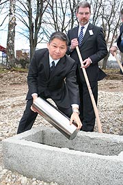 Grundsteinlegung zum 3. DIT Toyota Autohaus durch Toyota Deutschland Präsident Herrn Keiji Sudo (Foto: MartiN Schmitz)