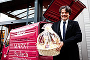 Michael Käfer bei der Eröffnung des neuen Käfer Delikatessen Markt im AEZ Pullach (©Foto: Hans Herbig für Käfer)