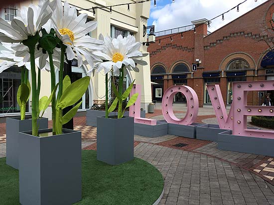 Frühlingsstimmung @ Ingolstadt Village (©Foto:  Marikka_Laila Maisel)