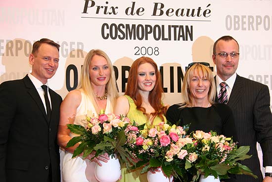 Cosmopolitan Chefredakteurin Petra Gessulat, Oberpollinger Geschäftsführer Robert Waloßek, MVG Verlag Geschäftsführerin Waltraud von Mengden, Barbara Meier (Gewinnerin Germanys Next Top Model), Patrice Wagner Geschäftsführer Karstadt Premium Group