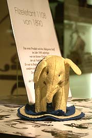 Steiff-Elephant von 1890 (©Foto: Marikka-Laila Maisel)