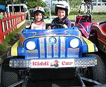Kids auf einem Kiddi-Car (Foto: Kiddy-Car)