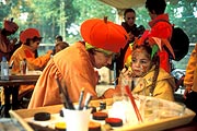 Halloween-Schminkworkshop (Foto: Disneyland Paris)